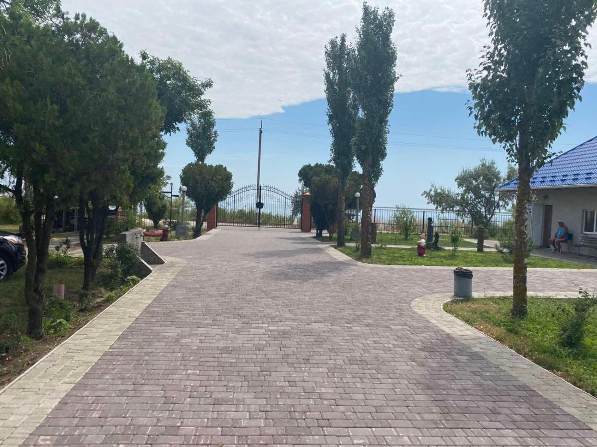 База Отдыха Причал Lazurne Extérieur photo