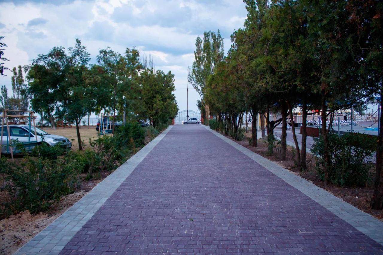 База Отдыха Причал Lazurne Extérieur photo